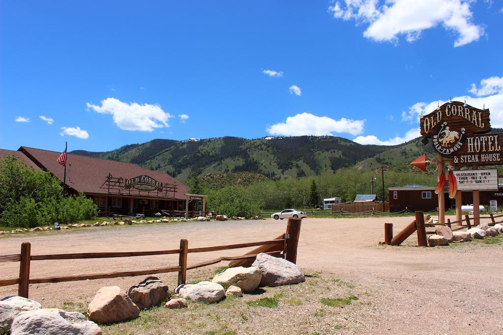 Old Corral Hotel Centennial Esterno foto