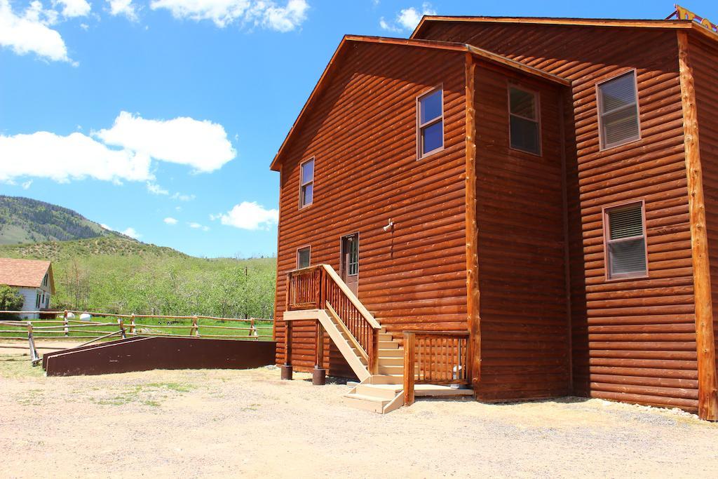Old Corral Hotel Centennial Esterno foto